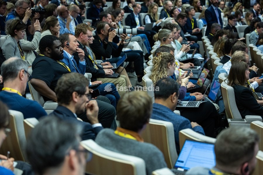 Journalists at the EU summit pressroom in Brussel to illustrate the press at work in Belgium, Friday 16 October 2026