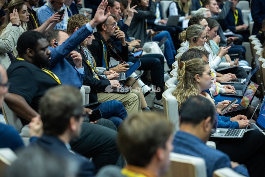 Journalists at the EU summit pressroom in Brussel to illustrate the press at work in Belgium, Friday 16 October 2026