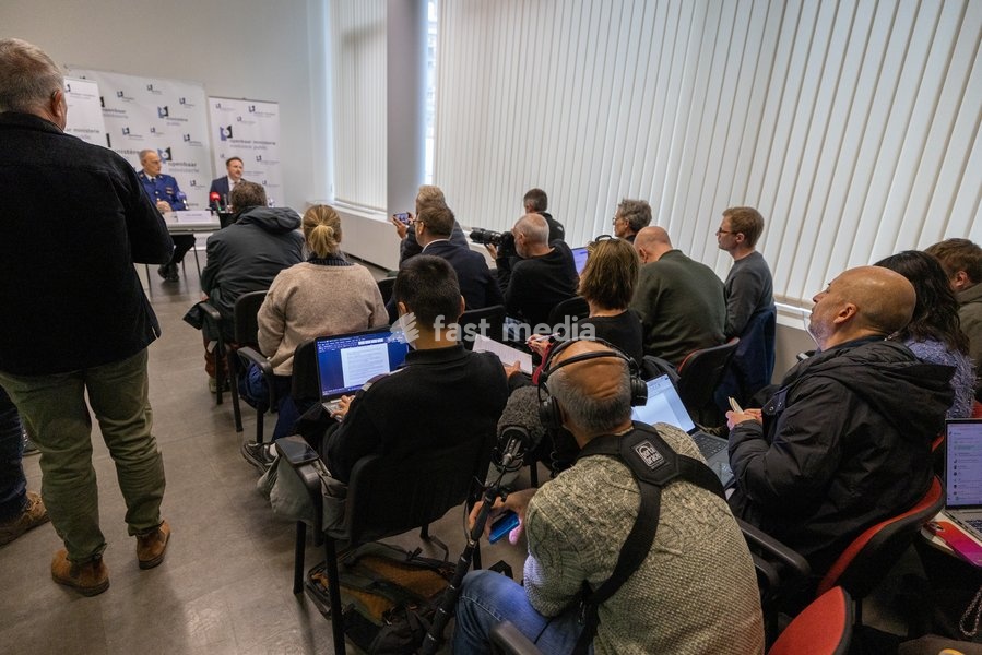 This image shows a pressconference at the public prosecutor's office to illustrate the press at work in Belgium, Sunday 18 October 2026