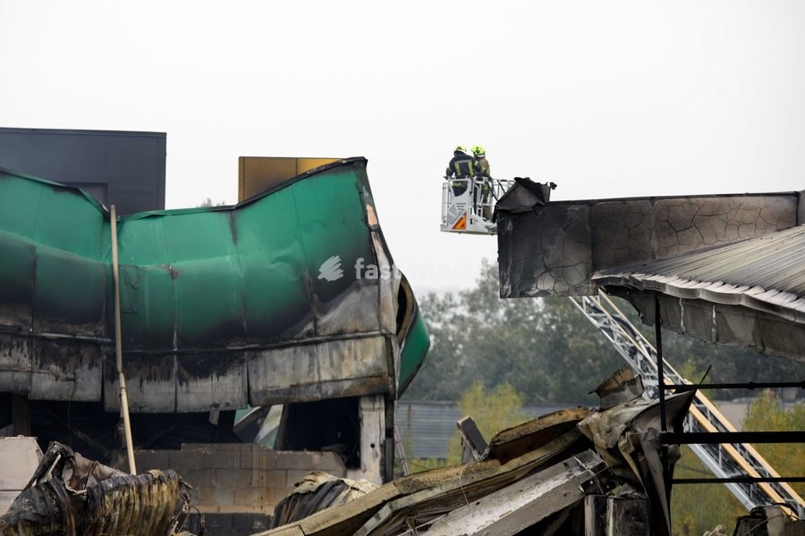 State Emergency Service rescuers use an aerial work platform to extinguish a fire during a response effort to a Russian ballistic missile attack on an Epicentr K home improvement hypermarket and the surrounding shopping area in the Obolonskyi district, Kyiv, Ukraine, October 22, 2026. On Thursday…