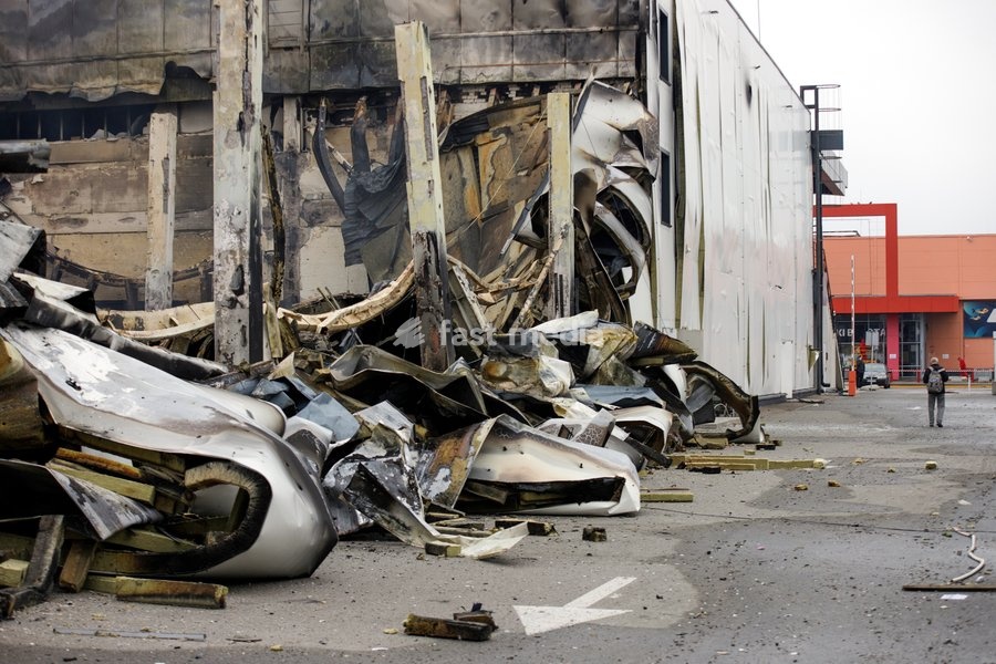A building is damaged by a Russian ballistic missile attack on an Epicentr K home improvement hypermarket and the surrounding shopping area in the Obolonskyi district, Kyiv, Ukraine, October 22, 2026. On Thursday night, Russian forces struck the Ukrainian capital with ballistic missiles and drones.…