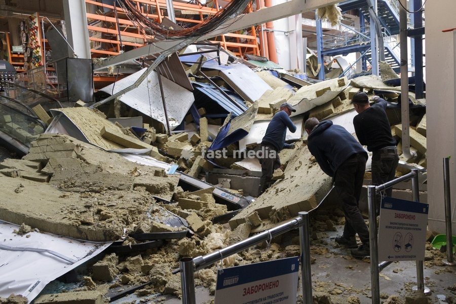Workers remove the rubble at an Epicentr K home improvement hypermarket in the Obolonskyi district damaged by a Russian attack, Kyiv, Ukraine, October 22, 2026. On Thursday night, Russian forces struck the Ukrainian capital with ballistic missiles and drones. According to the Kyiv City Military…