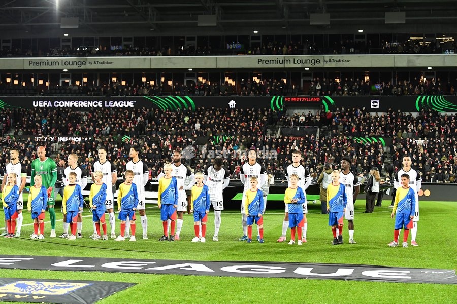 STVV's players pictured before a soccer game between Danish FC Midtjylland and Belgian Sint-Truidense VV, Thursday 22 October 2026 in Herning, Denmark, on the second day of the UEFA Conference League league phase