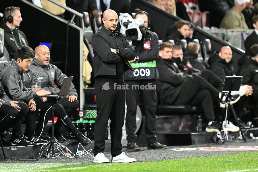 STVV's head coach Frederic De Meyer pictured during a soccer game between Danish FC Midtjylland and Belgian Sint-Truidense VV, Thursday 22 October 2026 in Herning, Denmark, on the second day of the UEFA Conference League league phase