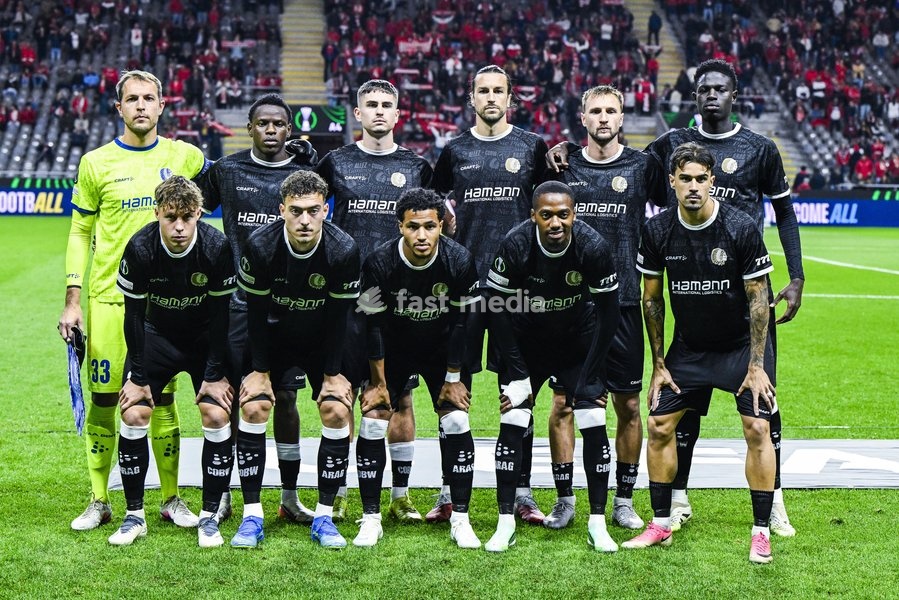 KAA Gent players pictured at the start of a soccer game between Portuguese SC Braga and Belgian soccer team KAA Gent, Thursday 22 October 2026 in Braga, Portugal, the second match in the UEFA Conference League league phase