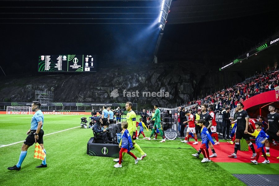 Davy Roef goalkeeper of KAA Gent pictured at the start of a soccer game between Portuguese SC Braga and Belgian soccer team KAA Gent, Thursday 22 October 2026 in Braga, Portugal, the second match in the UEFA Conference League league phase