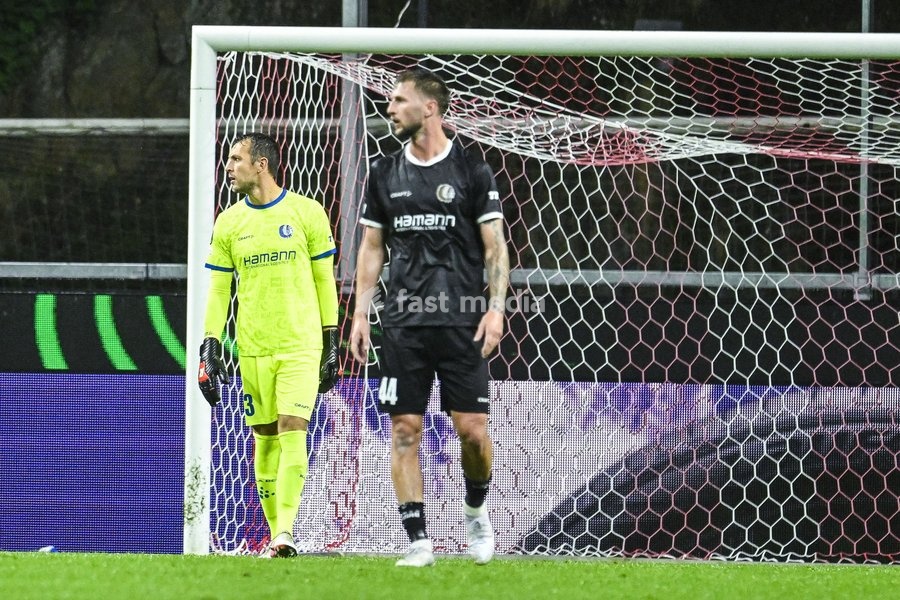 Davy Roef goalkeeper of KAA Gent looks dejected during a soccer game between Portuguese SC Braga and Belgian soccer team KAA Gent, Thursday 22 October 2026 in Braga, Portugal, the second match in the UEFA Conference League league phase