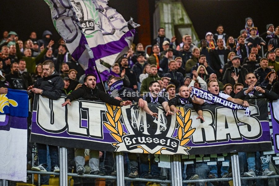 Anderlecht's supporters celebrate after a soccer game between Polish Jagiellonia Bialystok and Belgian RSC Anderlecht, Thursday 22 October 2026 in Bialystok, Poland, on day three of the UEFA Europa League league phase