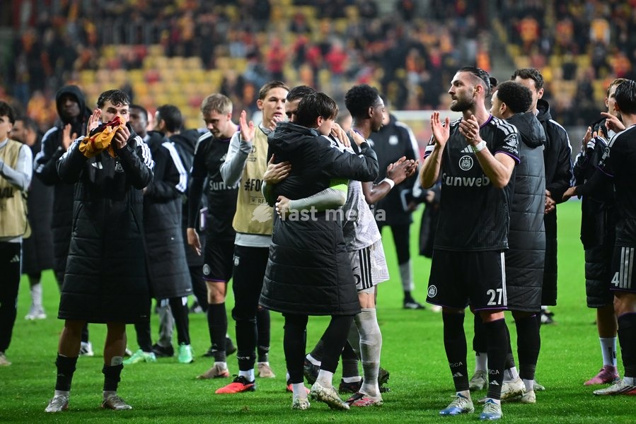 Anderlecht's players celebrate after winning a soccer game between Polish Jagiellonia Bialystok and Belgian RSC Anderlecht, Thursday 22 October 2026 in Bialystok, Poland, on day three of the UEFA Europa League league phase