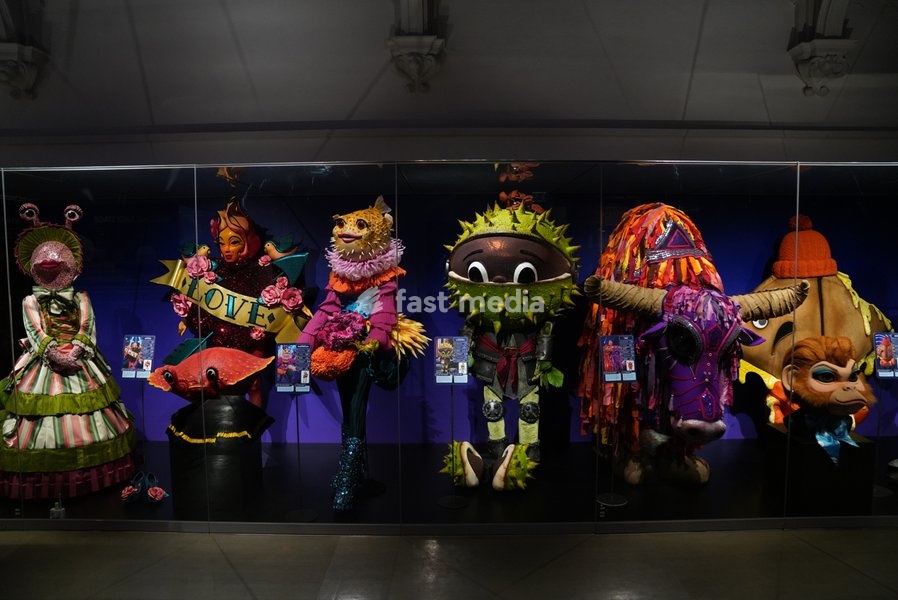 BRIGHTON, ENGLAND - 22 October 2026. Making the Masked Singer media preview at Brighton Museum & Art Gallery in Brighton, England. Some of the most spectacular costumes from TV’s The Masked Singer are coming together for the first time this autumn in a major new exhibition celebrating the…