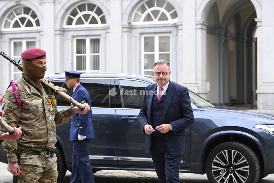Prime Minister Bart De Wever pictured before a diplomatic meeting with the Vietnamese president in Brussels, on Friday 23 October 2026. The President of Vietnam and his wife visit Belgium from 21 to 24 October