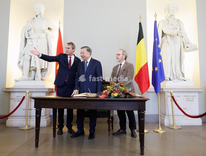 Senate Chairman Vincent Blondel; Vietnam President To Lam and Chamber Chairman N-VA Peter De Roover pictured during a visit to the Federal Parliament, in Brussels, on Friday 23 October 2026. The President of Vietnam and his wife visit Belgium from 21 to 24 October