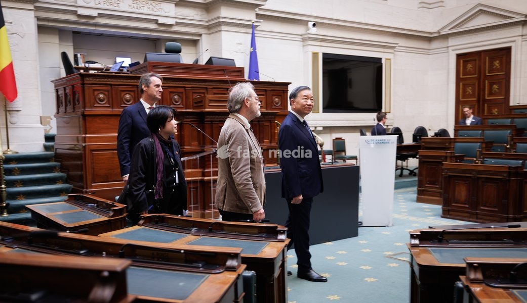 Senate Chairman Vincent Blondel; Chamber chairman Peter De Roover and Vietnam President To Lam pictured during a visit to the Federal Parliament, in Brussels, on Friday 23 October 2026. The President of Vietnam and his wife visit Belgium from 21 to 24 October