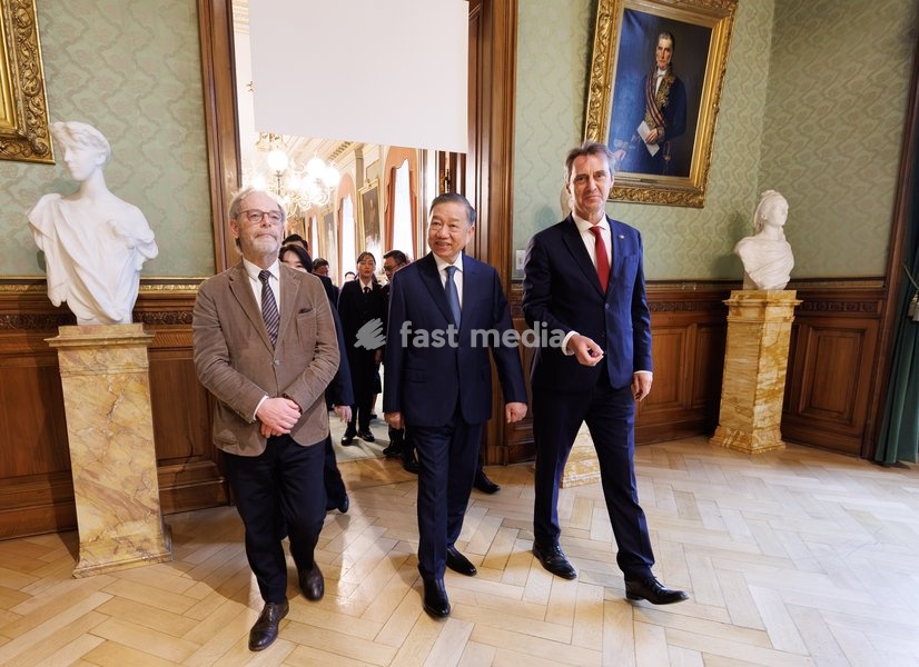 Chamber chairman Peter De Roover; Vietnam President To Lam and Senate Chairman Vincent Blondel pictured during a visit to the Federal Parliament, in Brussels, on Friday 23 October 2026. The President of Vietnam and his wife visit Belgium from 21 to 24 October