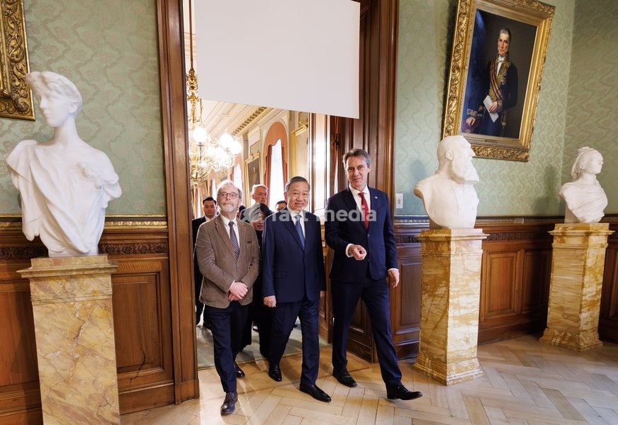 Chamber chairman Peter De Roover; Vietnam President To Lam and Senate Chairman Vincent Blondel pictured during a visit to the Federal Parliament, in Brussels, on Friday 23 October 2026. The President of Vietnam and his wife visit Belgium from 21 to 24 October