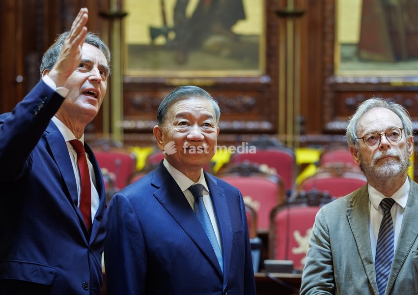 Senate Chairman Vincent Blondel; Vietnam President To Lam and Chamber Chairman N-VA Peter De Roover pictured during a visit to the Federal Parliament, in Brussels, on Friday 23 October 2026. The President of Vietnam and his wife visit Belgium from 21 to 24 October