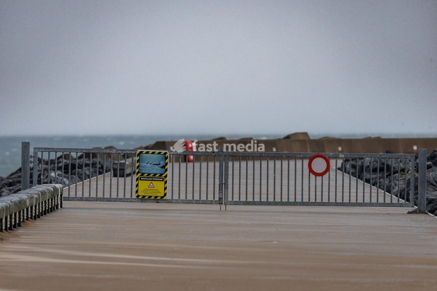 This image shows stormy weather in Oostende on Friday 23 October 2026