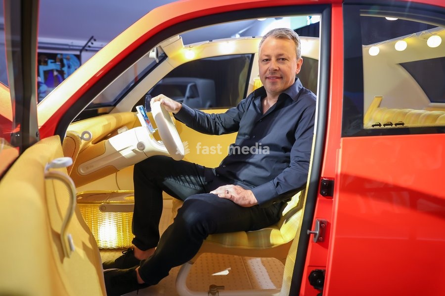 BASTOGNE NEW CITROEN 2CV CONCEPT PRESENTATION