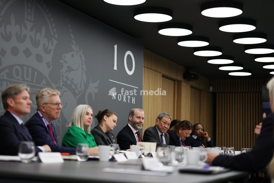 23/10/2026. Manchester, United Kingdom. Jonathan Reynolds, Secretary of State for Business and Trade and Sonny Leong, Baron Leong host Small Business Growth Forum meeting at Number 10 North