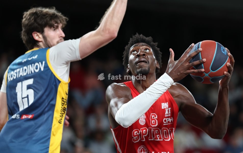 Spirou's Eduardo Andre fight for the ball during a basketball match between Spirou Charleroi and BC Oostende, Friday 23 October 2026 in Charleroi, on day 4 of the 'BNXT League' Belgian and Dutch first division basket championship