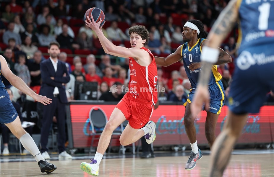 Spirou's Jules Rotsaert and Oostende's Jakobi Heady fight for the ball during a basketball match between Spirou Charleroi and BC Oostende, Friday 23 October 2026 in Charleroi, on day 4 of the 'BNXT League' Belgian and Dutch first division basket championship