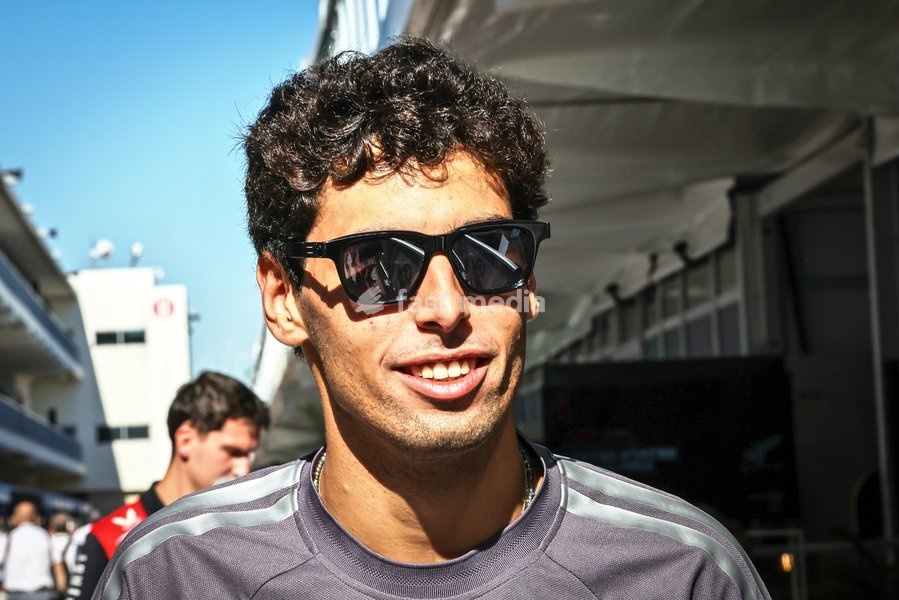 AUSTIN, UNITED STATES - OCTOBER 23: Gabriel Bortoleto of Brazil driving the (5) Audi Revolut F1 Team Audi AR01 on track during first practice of the Formula 1 MSC Cruises United States Grand Prix 2026 at Circuit of the Americas on October 23, 2026 in Austin, United States