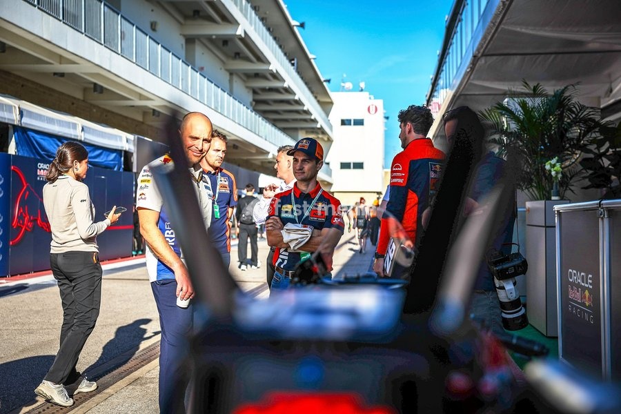 AUSTIN, UNITED STATES - OCTOBER 23: Daniel Pedrosa, tester driver of the KTM Factory Racing during first practice of the Formula 1 MSC Cruises United States Grand Prix 2026 at Circuit of the Americas on October 23, 2026 in Austin, United States
