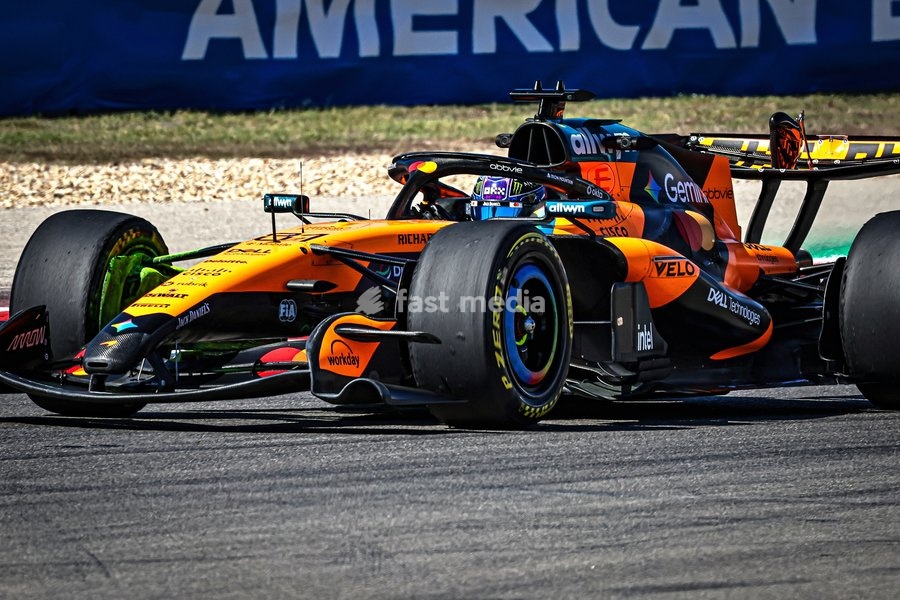 AUSTIN, UNITED STATES - OCTOBER 23: Oscar Piastri of Australia driving the (81) McLaren Mastercard F1 Team McLaren MCL40 on track during first practice of the Formula 1 MSC Cruises United States Grand Prix 2026 at Circuit of the Americas on October 23, 2026 in Austin, United States