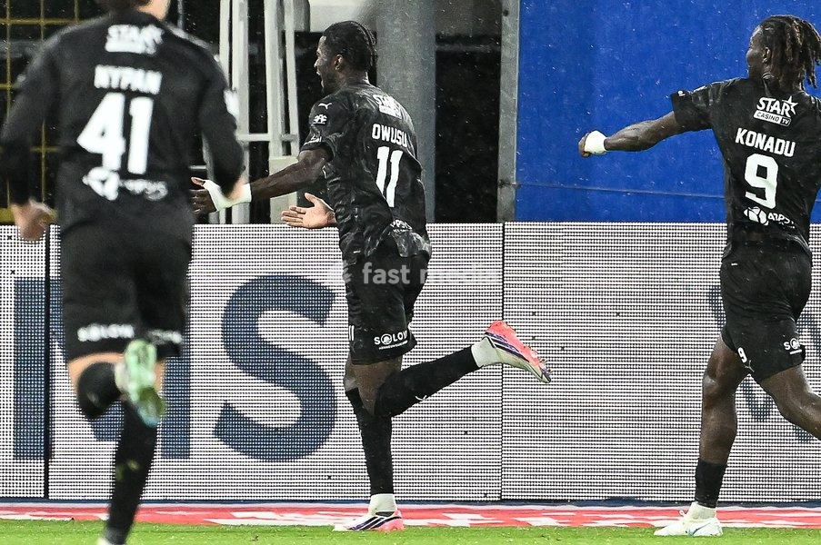 Lommel's Sredair Appuah celebrates after scoring during a soccer match between Oud-Heverlee Leuven and Lommel SK, Saturday 24 October 2026 in Heverlee, on day 9 of the 2026-2027 'Jupiler Pro League' first division of the Belgian championship