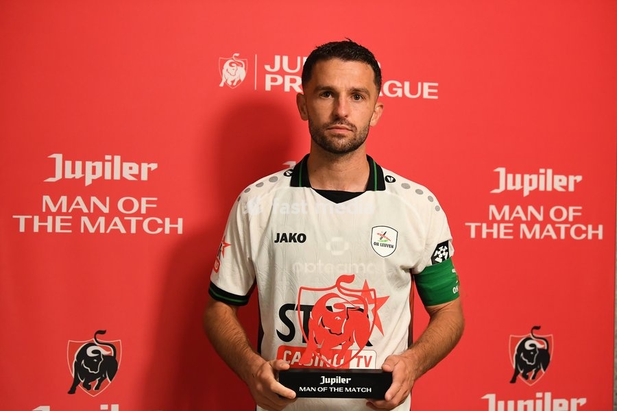OHL's Siebe Schrijvers receives the Jupiler Man of the Match award at a soccer match between Oud-Heverlee Leuven and Lommel SK, Saturday 24 October 2026 in Heverlee, on day 9 of the 2026-2027 'Jupiler Pro League' first division of the Belgian championship