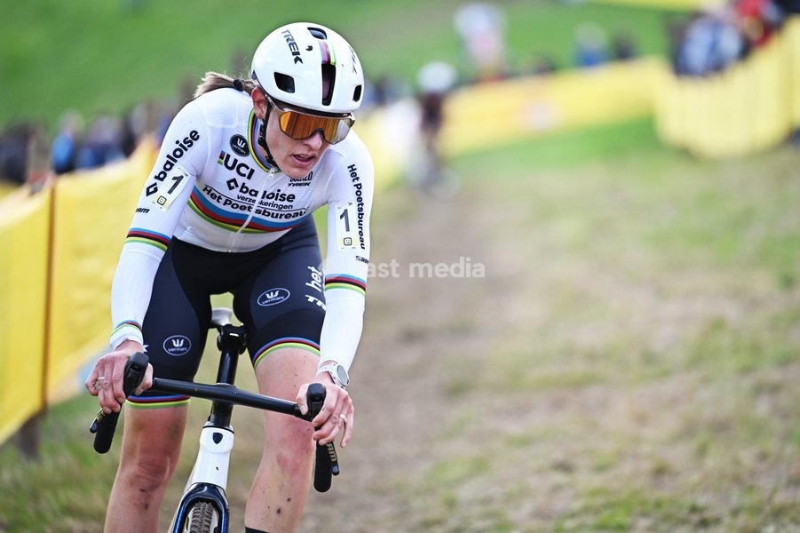 Netherlands' Lucinda Brand pictured in action during the women's elite race of the Superprestige Overijse cyclocross cycling event, Sunday 25 October 2026 in Overijse, the first race of the Superprestige competition
