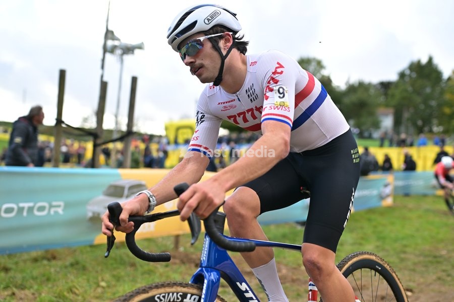 Great Britain's Cameron Mason is pictured in action during the men's elite race of the Superprestige Overijse cyclocross cycling event, Sunday 25 October 2026 in Overijse, the first race of the Superprestige competition