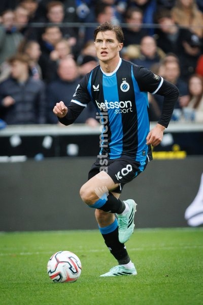Club's Freddie Potts pictured in action during a soccer match between Club Brugge and Sint-Truidense VV , Sunday 25 October 2026 in Brugge, on day 9 of the 2026-2027 'Jupiler Pro League' first division of the Belgian championship