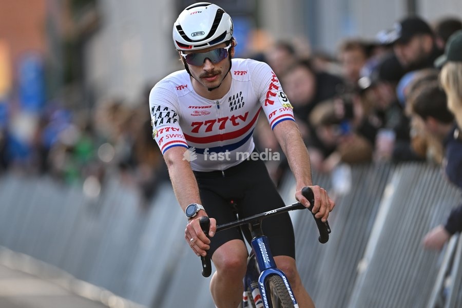 Great Britain's Cameron Mason is pictured in action during the men's elite race of the Superprestige Overijse cyclocross cycling event, Sunday 25 October 2026 in Overijse, the first race of the Superprestige competition