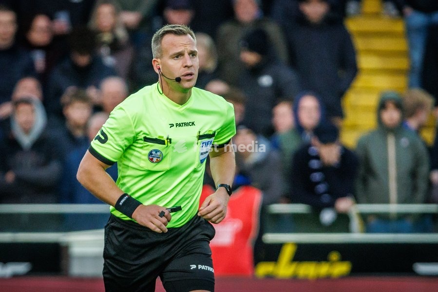 referee Nathan Verboomen pictured during a soccer match between Club Brugge and Sint-Truidense VV , Sunday 25 October 2026 in Brugge, on day 9 of the 2026-2027 'Jupiler Pro League' first division of the Belgian championship