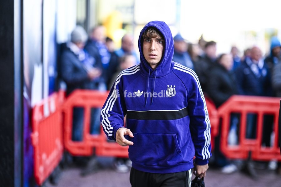 Mihajlo Cvetković, of RSC Anderlecht arrives for a soccer match between KAA Gent and RSC Anderlecht, Sunday 25 October 2026 in Gent, on day 9 of the 2026-2027 'Jupiler Pro League' first division of the Belgian championship