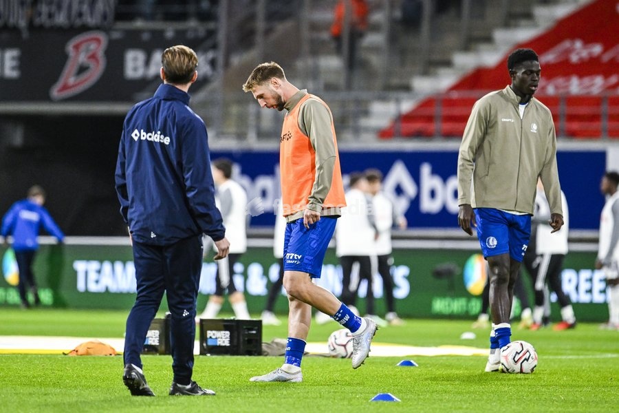 Siebe Van der Heyden of KAA Gent pictured during the warm-up ahead of a soccer match between KAA Gent and RSC Anderlecht, Sunday 25 October 2026 in Gent, on day 9 of the 2026-2027 'Jupiler Pro League' first division of the Belgian championship
