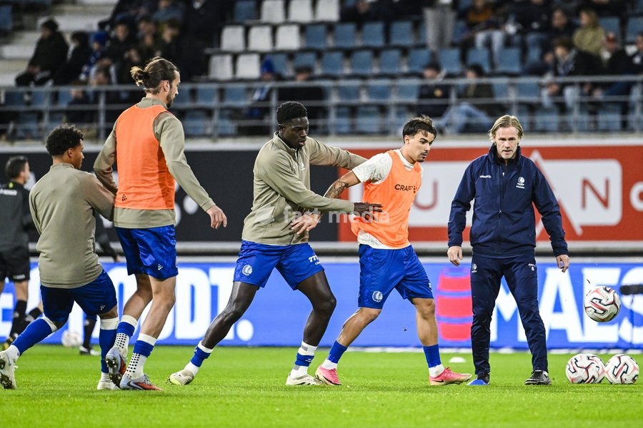 Ibrahimа Cisse of KAA Gent and Tiago Araujo of KAA Gent pictured in action during the warm-up ahead of a soccer match between KAA Gent and RSC Anderlecht, Sunday 25 October 2026 in Gent, on day 9 of the 2026-2027 'Jupiler Pro League' first division of the Belgian championship