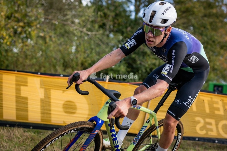 Netherlands' Pim Ronhaar pictured in action during the men's elite race of the Superprestige Overijse cyclocross cycling event, Sunday 25 October 2026 in Overijse, the first race of the Superprestige competition