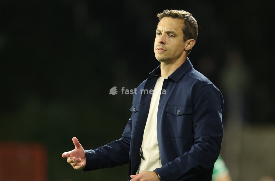Union's head coach David Hubert gestures during a soccer match between Royale Union Saint-Gilloise and Cercle Brugge, Sunday 25 October 2026 in Brussels, on day 9 of the 2026-2027 'Jupiler Pro League' first division of the Belgian championship