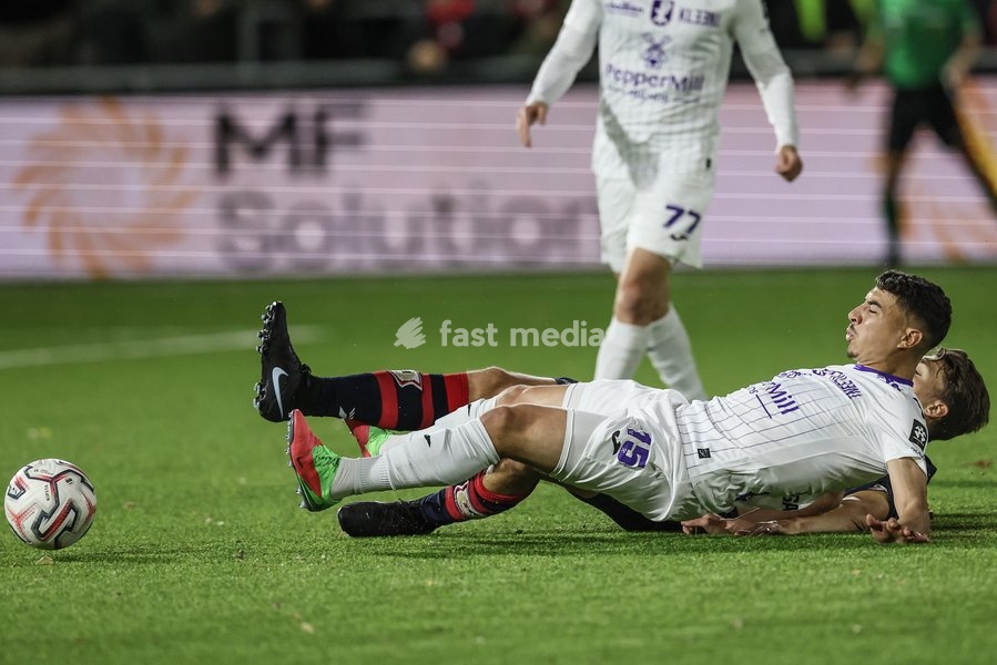 Patro Eisden's Sami Lahssaini and Liege's Reno Wilmots fight for the ball during a soccer match between RFC Liège and Patro Eisden Maasmechelen, on Sunday 25 October 2026 in Liege, on day 8 of the 2026-2027 'Challenger Pro League' second division of the Belgian championship