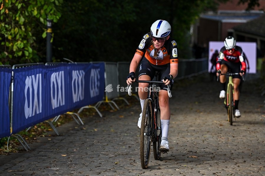 Belgium's Julie Brouwers pictured in action during the women's elite race of the Superprestige Overijse cyclocross cycling event, Sunday 25 October 2026 in Overijse, the first race of the Superprestige competition