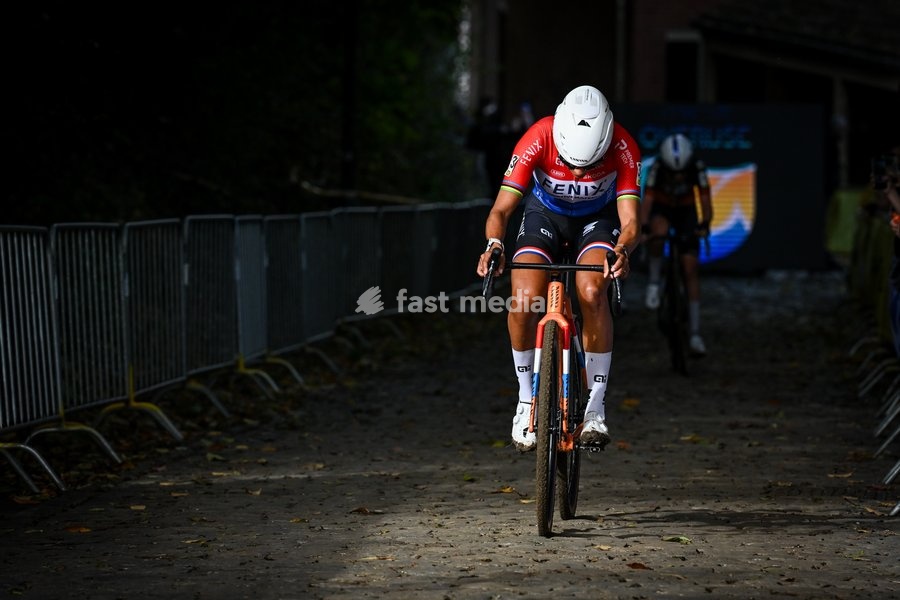 Netherlands' Ceylin Del Carmen Alvarado pictured in action during the women's elite race of the Superprestige Overijse cyclocross cycling event, Sunday 25 October 2026 in Overijse, the first race of the Superprestige competition