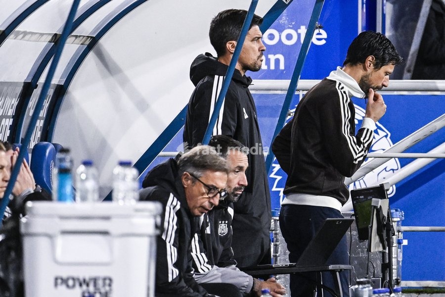 Vitor Bruno, head coach of RSC Anderlecht looks dejected during a soccer match between KAA Gent and RSC Anderlecht, Sunday 25 October 2026 in Gent, on day 9 of the 2026-2027 'Jupiler Pro League' first division of the Belgian championship