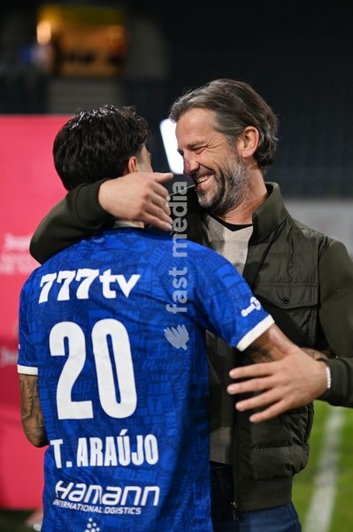 Gent's Tiago Araujo and Gent's head coach Rik De Mil are pictured after a soccer match between KAA Gent and RSC Anderlecht, Sunday 25 October 2026 in Gent, on day 9 of the 2026-2027 'Jupiler Pro League' first division of the Belgian championship, in Gent