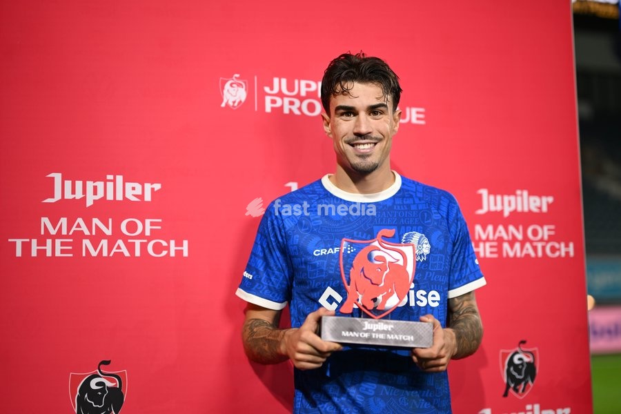 Gent's Tiago Araujo is voted Jupiler man of the match after a soccer match between KAA Gent and RSC Anderlecht, Sunday 25 October 2026 in Gent, on day 9 of the 2026-2027 'Jupiler Pro League' first division of the Belgian championship, in Gent
