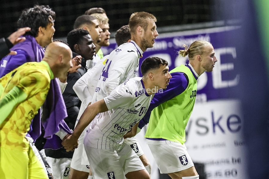 Patro Eisden's players celebrate after winning a soccer match between RFC Liège and Patro Eisden Maasmechelen, on Sunday 25 October 2026 in Liege, on day 8 of the 2026-2027 'Challenger Pro League' second division of the Belgian championship