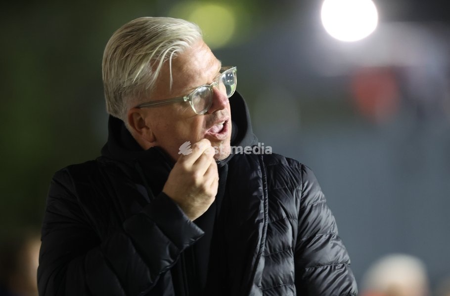 Cercle's head coach Lars Friis looks dejected after a soccer match between Royale Union Saint-Gilloise and Cercle Brugge, Sunday 25 October 2026 in Brussels, on day 9 of the 2026-2027 'Jupiler Pro League' first division of the Belgian championship