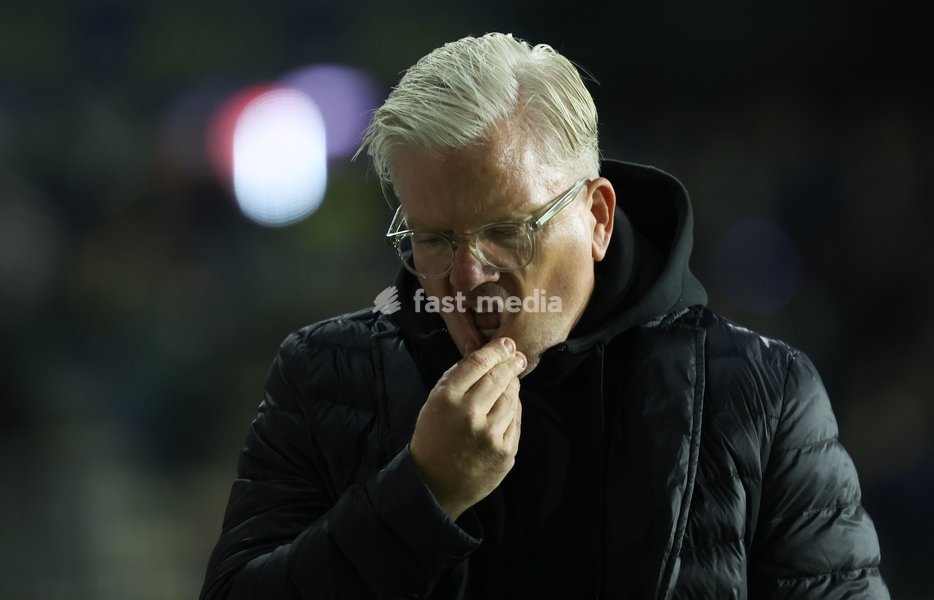 Cercle's head coach Lars Friis looks dejected after a soccer match between Royale Union Saint-Gilloise and Cercle Brugge, Sunday 25 October 2026 in Brussels, on day 9 of the 2026-2027 'Jupiler Pro League' first division of the Belgian championship