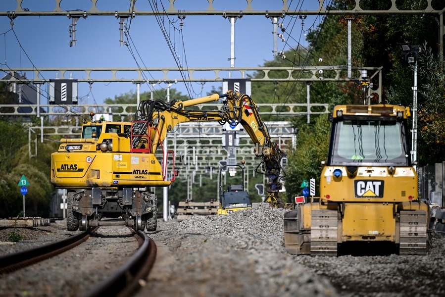Illustration picture shows a tour of the Infrabel construction site where two switches are being installed as part of the RER project between Ottignies and Brussels, on Monday 26 October 2026